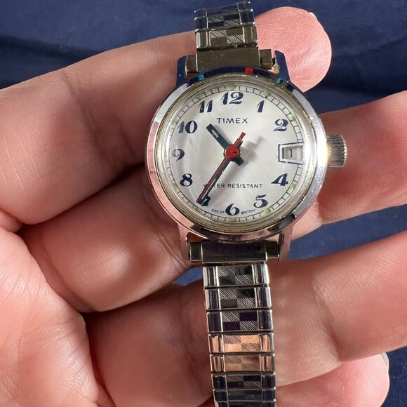 2 Timex Watches For Parts/Repair Silver Tone Stretch Band White Dial Water Resis - Picture 3 of 3